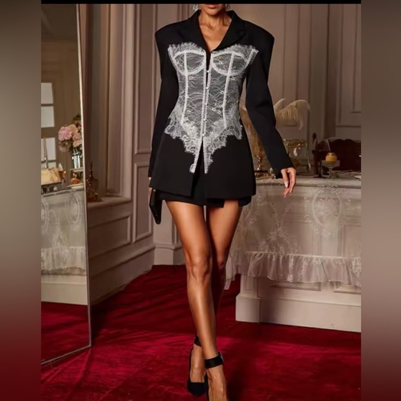 🎉New Stunning Black and White Lace Corset Blazer Dress - Picture 3 of 13